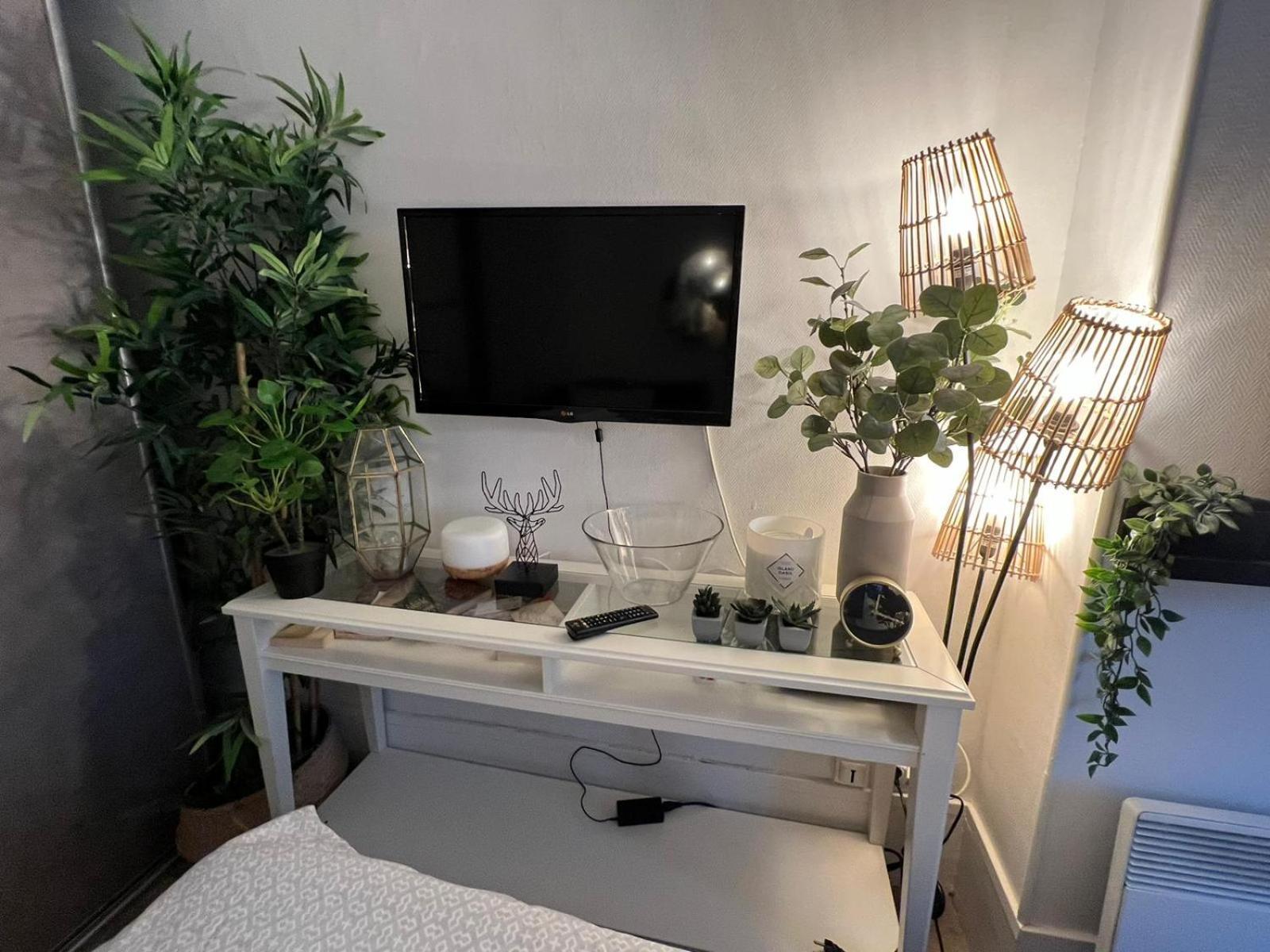 Studio Moderne Au Coeur De Paris Batignolles Luaran gambar